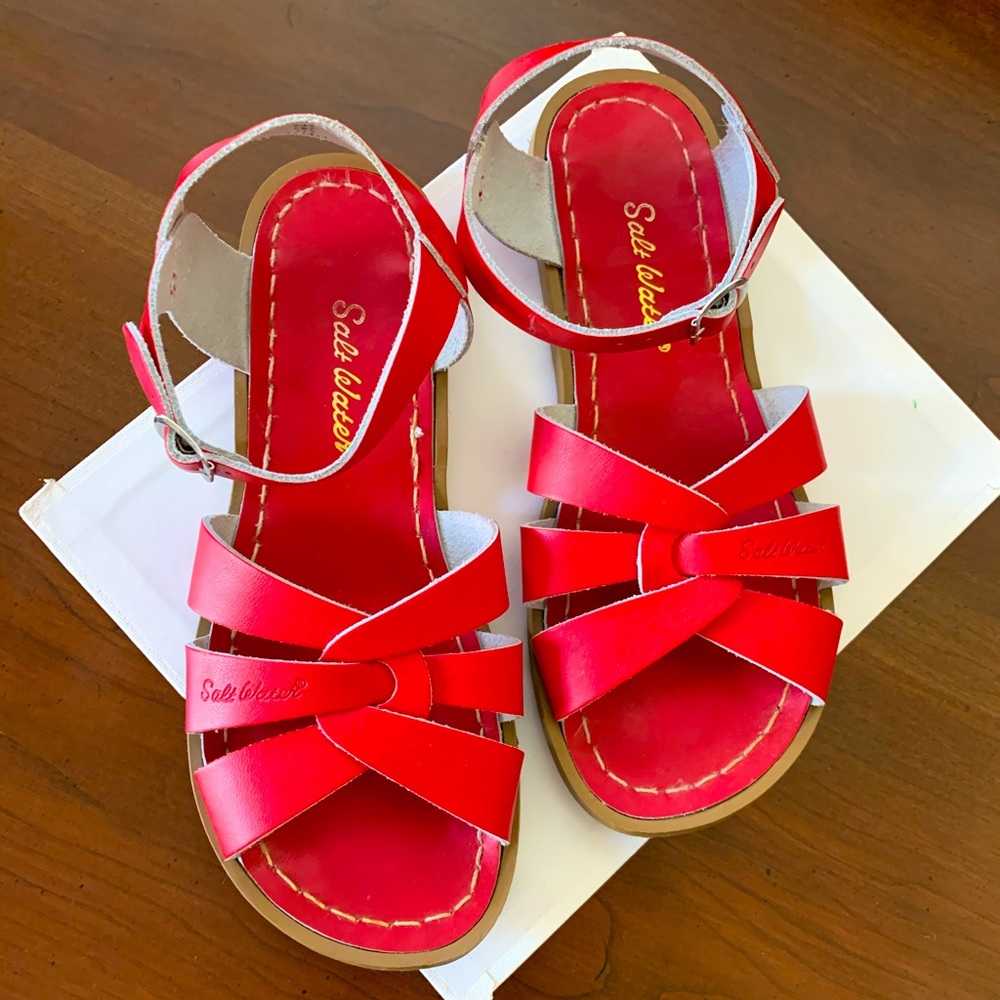 Saltwater sandals